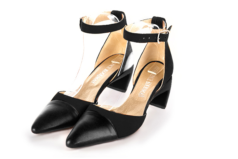 Satin black women's open side shoes, with a strap around the ankle. Tapered toe. Medium comma heels. Front view - Florence KOOIJMAN